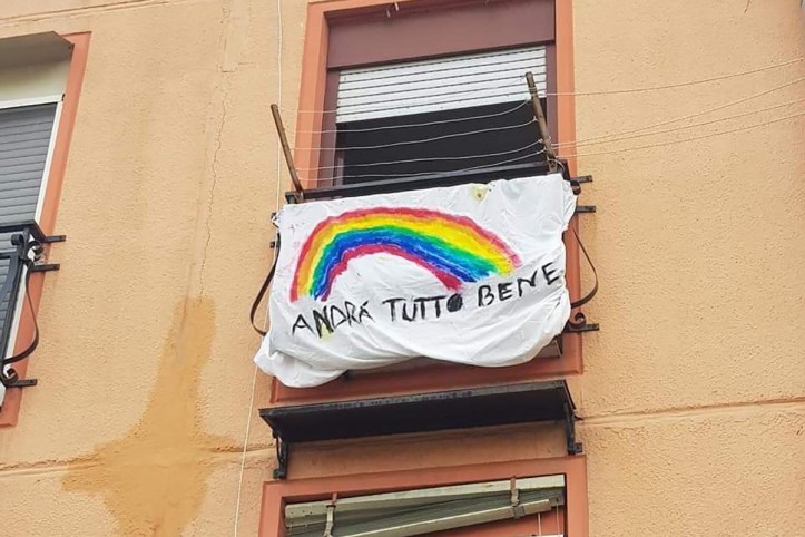 Balcone con scritta "andrà tutto bene"- Disturbo Bipolare e Coronavirus